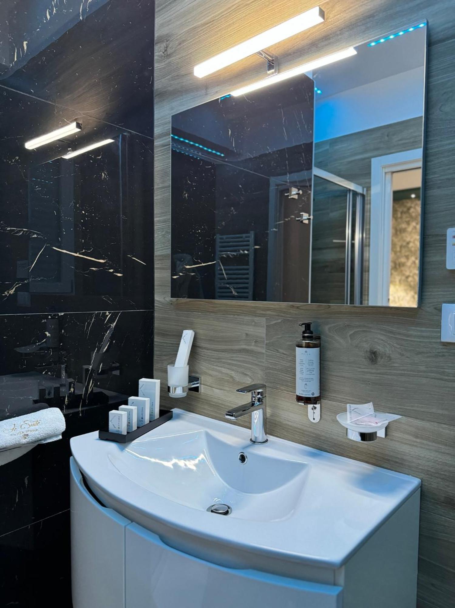 Le Suite Piazza Nuova Foggia Extérieur photo